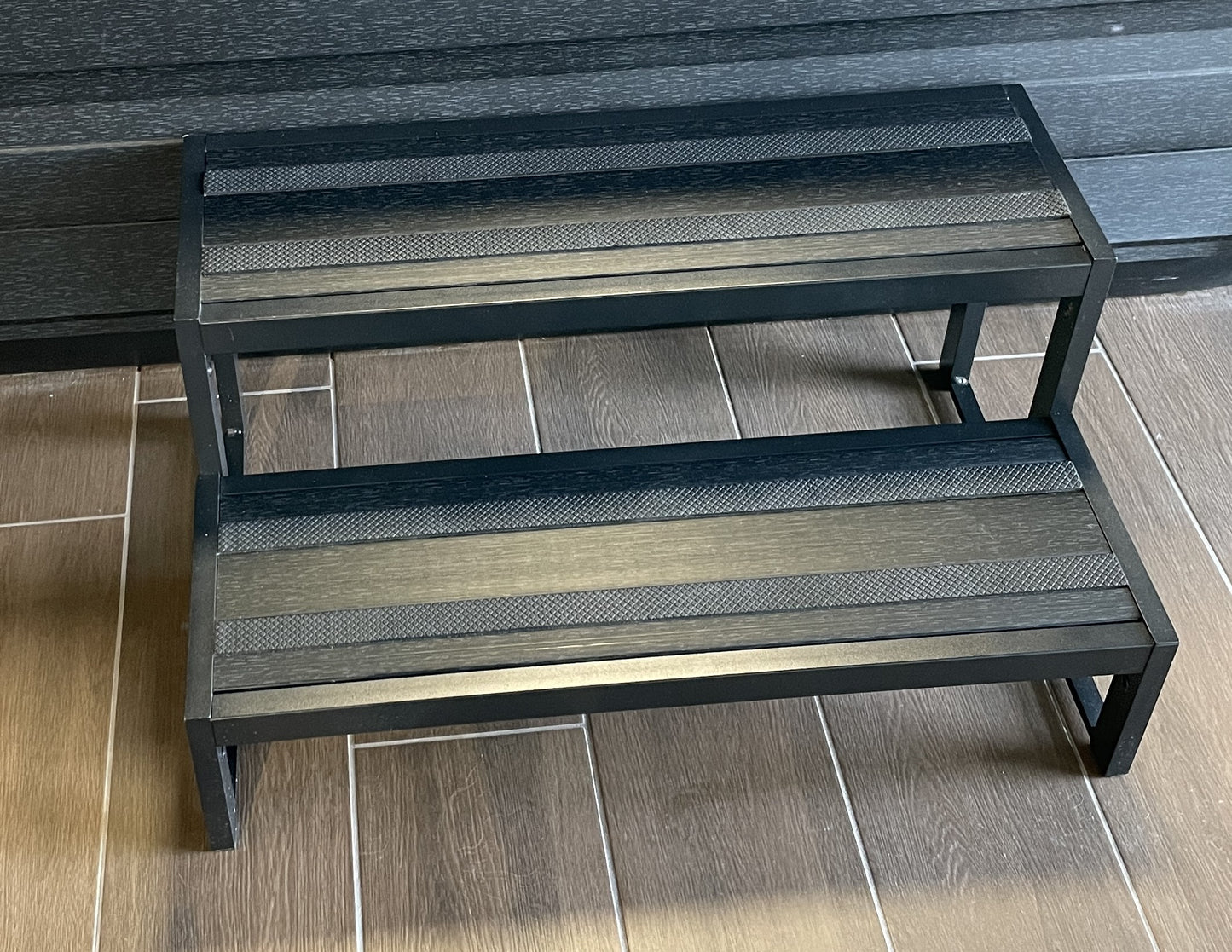 Escalier 2 marches sans contre-marche - Coloris SMOKED EBONY
